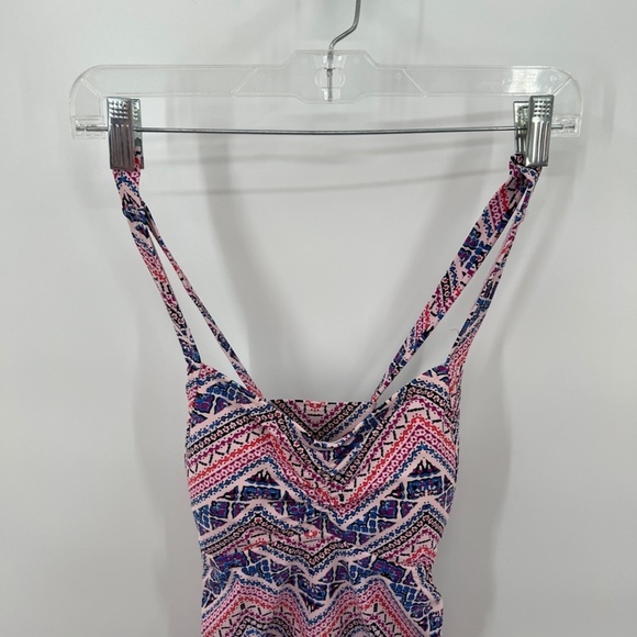 Motherhood Maternity Beach Bump bathing suit top Size Medium - Picture 3 of 9